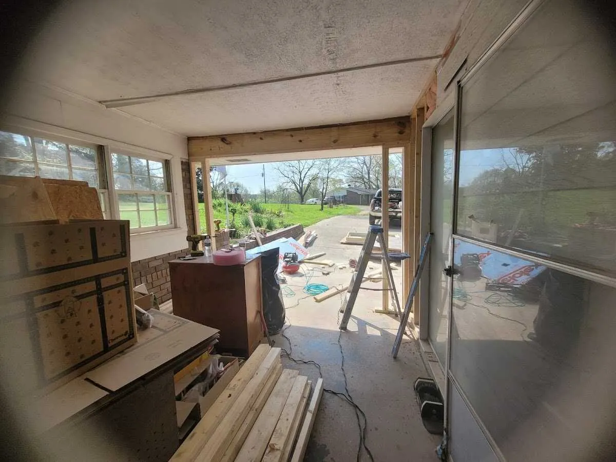 Air movers and dehumidifier for Water Mitigation Services in Willowick